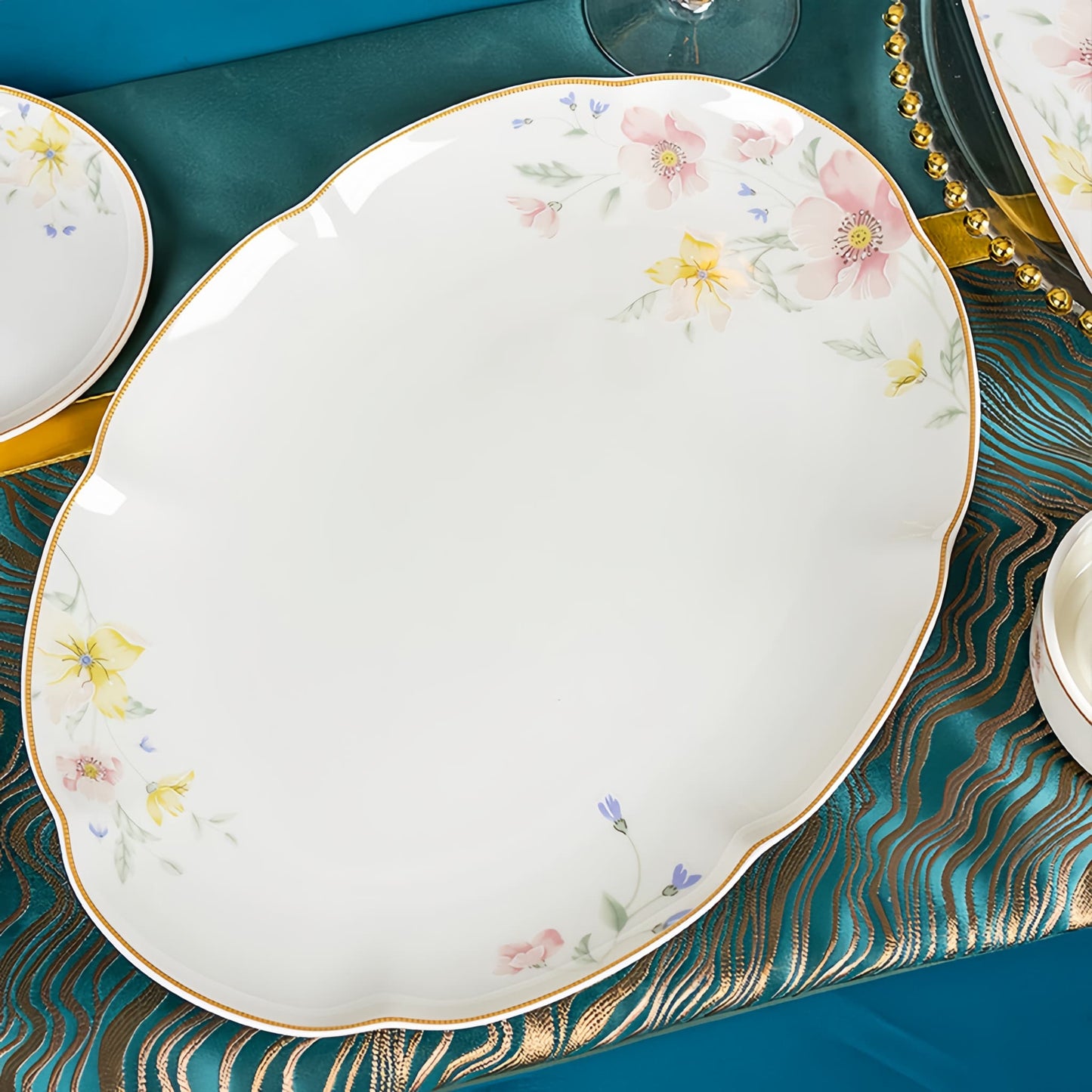 YUNGPING Spring Bloom Breeze Fine Bone China Dinnerware Set, Close-up detail